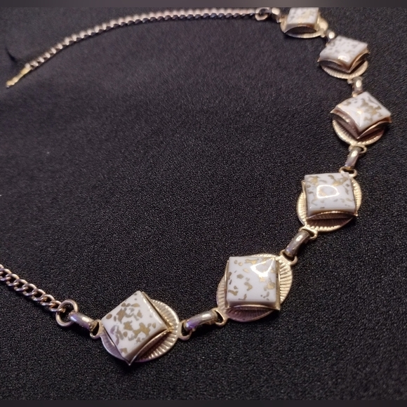 Gold And Marbled Stone Choker Necklace - Picture 4 of 15